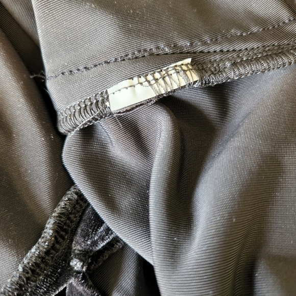 Velvet Turtleneck Pullover Size XS - Picture 11 of 12